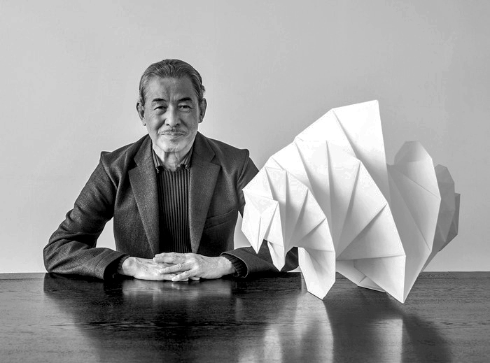 Issey+Sitting+with+a+Smirk_BW